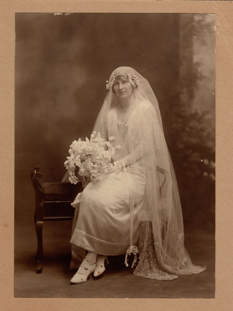 Vera A. Bartlett, nee Hamilton 1924. Granddaughter of Henry Lee & Catherine Archibald
